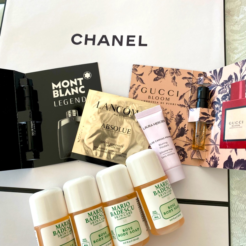 CHANEL pop up gift box with attached ribbon.
